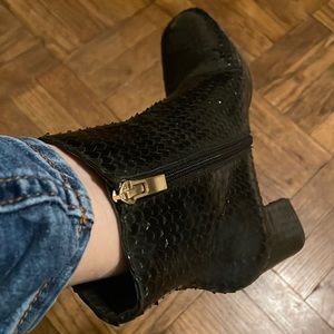 New black Bruno Premi ankle boots